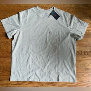 NEW MENS LEVIS T SHIRT